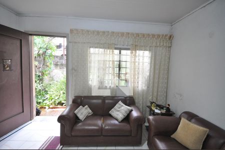 Casa à venda com 4 quartos, 204m² em Vila Paiva, São Paulo