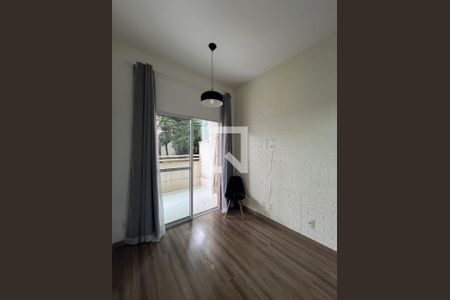 Sala de apartamento para alugar com 2 quartos, 69m² em Parque Fongaro, São Paulo