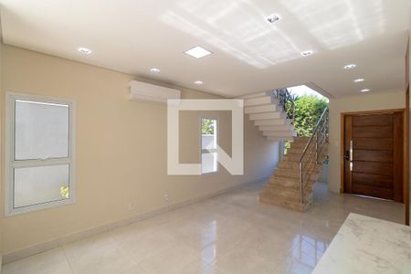 Salas de casa de condomínio para alugar com 3 quartos, 270m² em Swiss Park, Campinas