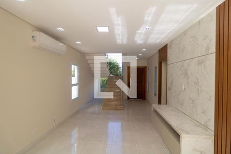 Salas de casa de condomínio para alugar com 3 quartos, 270m² em Swiss Park, Campinas