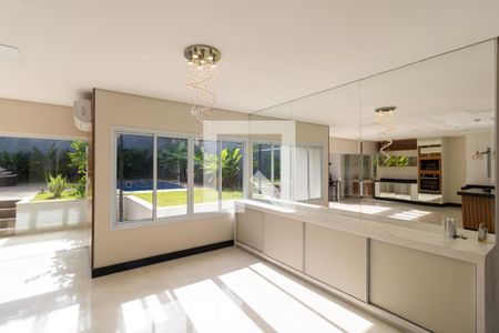 Salas de casa de condomínio para alugar com 3 quartos, 270m² em Swiss Park, Campinas