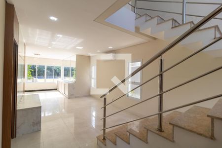 Salas de casa de condomínio para alugar com 3 quartos, 270m² em Swiss Park, Campinas