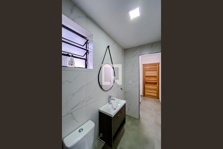 Banheiro de kitnet/studio para alugar com 1 quarto, 25m² em Mooca, São Paulo