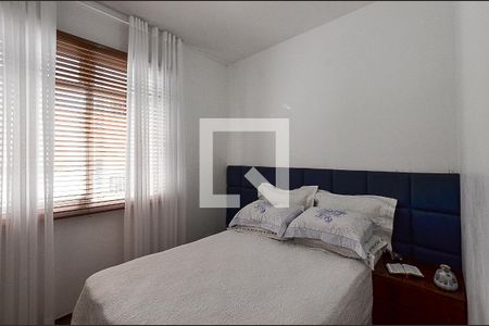 Quarto 1 de apartamento à venda com 6 quartos, 330m² em Santo Antônio, Belo Horizonte