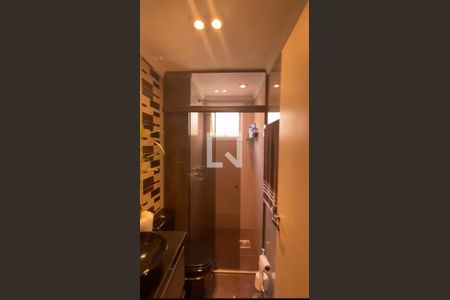 Banheiro de apartamento à venda com 3 quartos, 66m² em Centro, Diadema