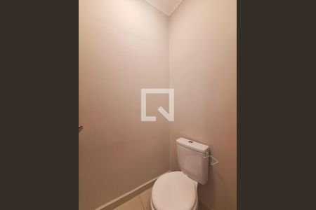 Lavabo de casa para alugar com 3 quartos, 110m² em Água Fria, São Paulo