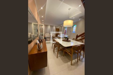 Casa à venda com 4 quartos, 310m² em Vila Ipojuca, São Paulo