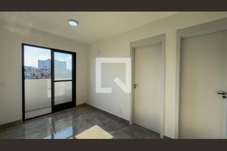 Sala, Cozinha e Área de Serviço de apartamento para alugar com 2 quartos, 38m² em Jardim São Luís, São Paulo