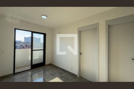 Sala, Cozinha e Área de Serviço de apartamento para alugar com 2 quartos, 38m² em Jardim São Luís, São Paulo