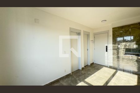 Sala, Cozinha e Área de Serviço de apartamento para alugar com 2 quartos, 38m² em Jardim São Luís, São Paulo