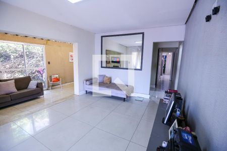 Sala de casa à venda com 3 quartos, 216m² em Vila Pereira Cerca, São Paulo