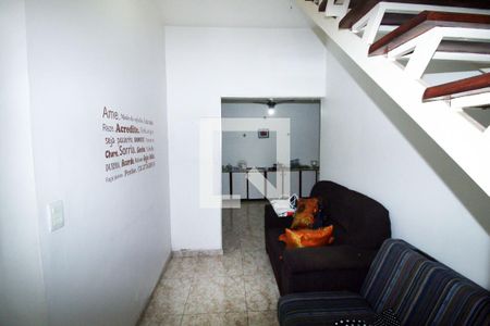 Sala de casa à venda com 5 quartos, 280m² em Vista Alegre, Rio de Janeiro