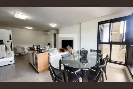 Sala de apartamento à venda com 2 quartos, 65m² em Nova Campinas, Campinas