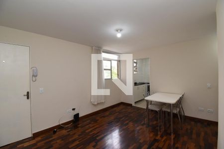 Sala de apartamento para alugar com 3 quartos, 74m² em Jardim Social, Curitiba