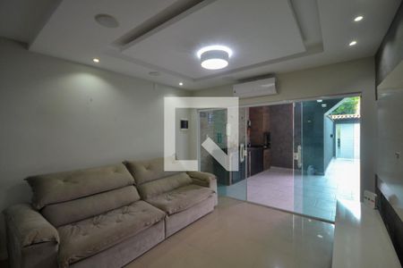 Sala de casa para alugar com 2 quartos, 150m² em Andrade Araujo, Nova Iguaçu