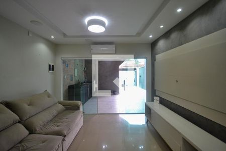 Sala de casa para alugar com 2 quartos, 150m² em Andrade Araujo, Nova Iguaçu