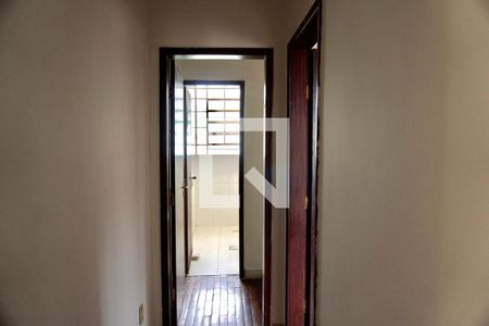 Corredor de casa à venda com 7 quartos, 300m² em Calafate, Belo Horizonte