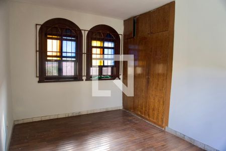 Suíte de casa à venda com 7 quartos, 300m² em Calafate, Belo Horizonte