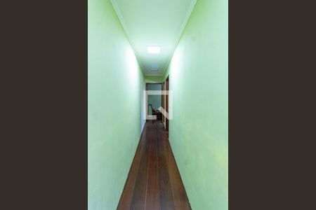 Corredor  de casa à venda com 4 quartos, 160m² em Vila Nilo, São Paulo