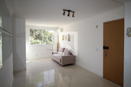 Sala de apartamento à venda com 3 quartos, 68m² em Jardim Carvalho, Porto Alegre