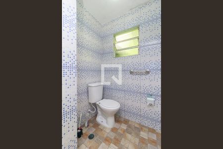 Banheiro de casa para alugar com 2 quartos, 100m² em Jardim das Flores, São Paulo