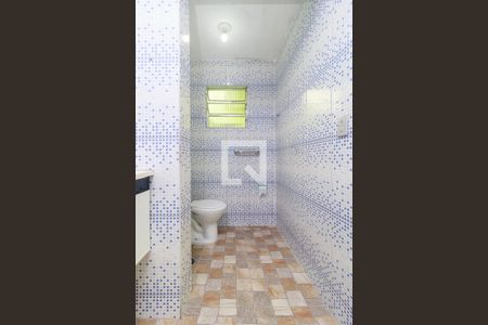 Banheiro de casa para alugar com 2 quartos, 100m² em Jardim das Flores, São Paulo