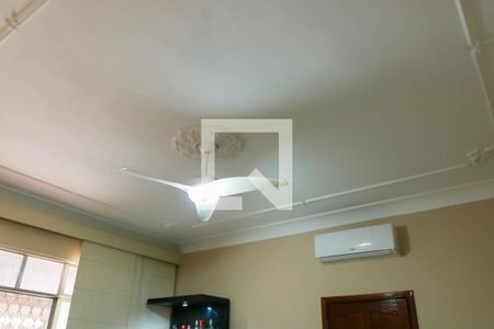 Sala de casa à venda com 3 quartos, 173m² em Inhaúma, Rio de Janeiro