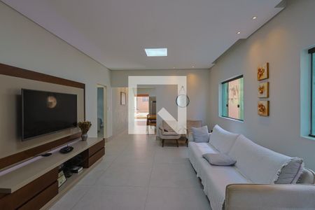 Sala de casa à venda com 3 quartos, 215m² em Santa Cruz, Belo Horizonte