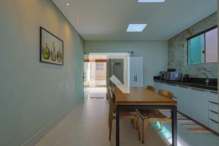 Sala de casa à venda com 3 quartos, 215m² em Santa Cruz, Belo Horizonte