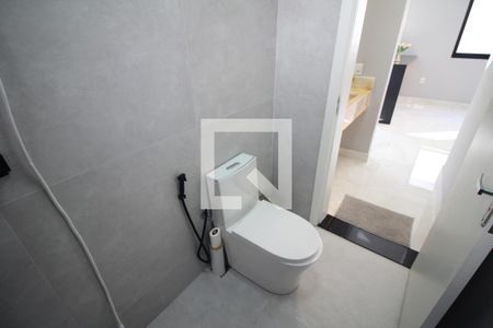 Banheiro 1 de casa à venda com 4 quartos, 330m² em Industrial, Contagem