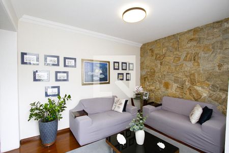 Sala de casa à venda com 3 quartos, 220m² em Nova Suíça, Belo Horizonte