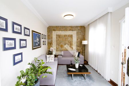 Sala de casa à venda com 3 quartos, 220m² em Nova Suíça, Belo Horizonte