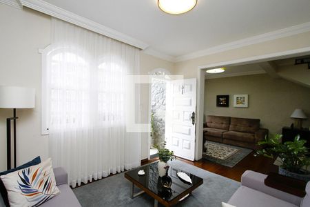 Sala de casa à venda com 3 quartos, 220m² em Nova Suíça, Belo Horizonte