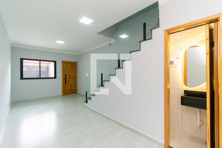 Sala de casa para alugar com 2 quartos, 79m² em Jardim Catarina, São Paulo