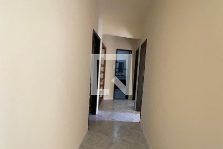 Corredor de apartamento para alugar com 3 quartos, 200m² em Jardim Vinte E Cinco de Agosto, Duque de Caxias