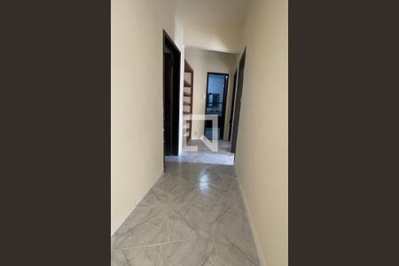 Corredor de apartamento para alugar com 3 quartos, 200m² em Jardim Vinte E Cinco de Agosto, Duque de Caxias