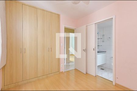 Suíte de apartamento para alugar com 3 quartos, 90m² em Santo Antônio, Belo Horizonte