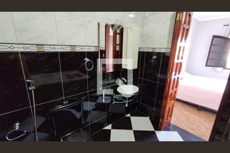 Banheiro da Suíte de casa para alugar com 3 quartos, 150m² em Jardim Lourdes, Ferraz de Vasconcelos