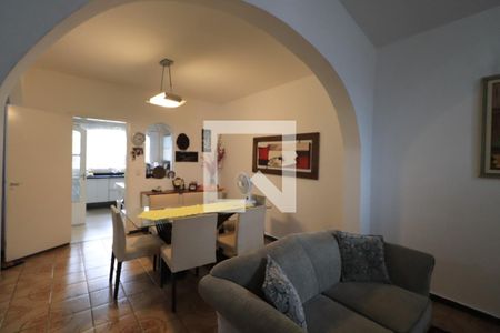 Sala de casa à venda com 4 quartos, 160m² em Vila Carrão, São Paulo