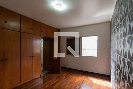 Suíte de casa para alugar com 3 quartos, 407m² em Vila Romana, São Paulo