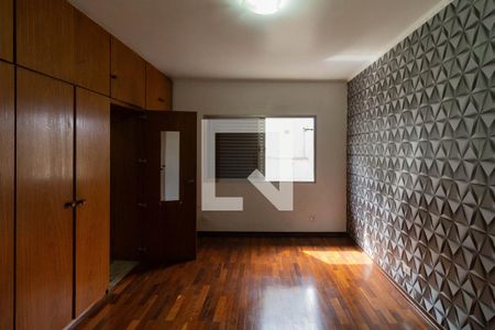 Suíte de casa para alugar com 3 quartos, 407m² em Vila Romana, São Paulo