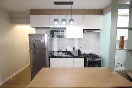 Sala / Cozinha de apartamento para alugar com 2 quartos, 59m² em Vila Pauliceia, São Paulo
