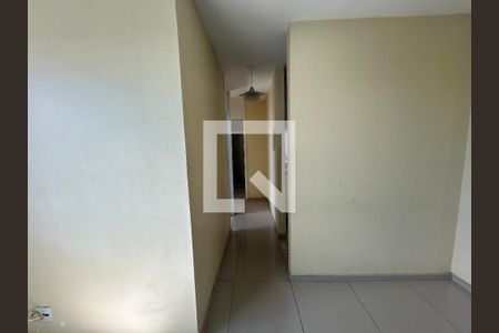Corredor de apartamento para alugar com 2 quartos, 45m² em Pavuna, Nilópolis