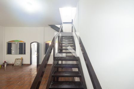 Escada de casa para alugar com 3 quartos, 265m² em Campo Grande, Rio de Janeiro