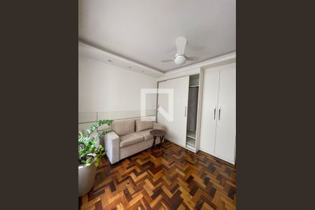 Quarto de apartamento para alugar com 2 quartos, 74m² em Vila Ipiranga, Porto Alegre