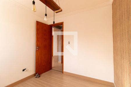 Quarto 1 de apartamento para alugar com 2 quartos, 49m² em Sítio Cercado, Curitiba