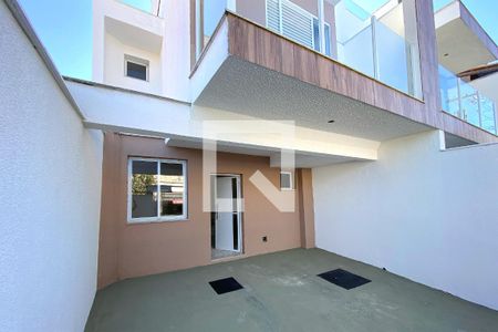 Entrada de casa à venda com 3 quartos, 125m² em Santa Efigênia, Belo Horizonte