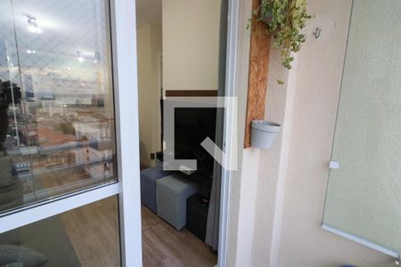 Sala de apartamento à venda com 2 quartos, 48m² em Quitaúna, Osasco