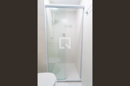 Banheiro da Suíte de apartamento para alugar com 2 quartos, 42m² em Vila Guarani (zona Sul), São Paulo