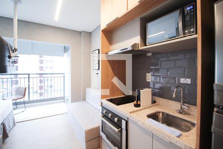 Cozinha de apartamento para alugar com 1 quarto, 25m² em Indianópolis, São Paulo